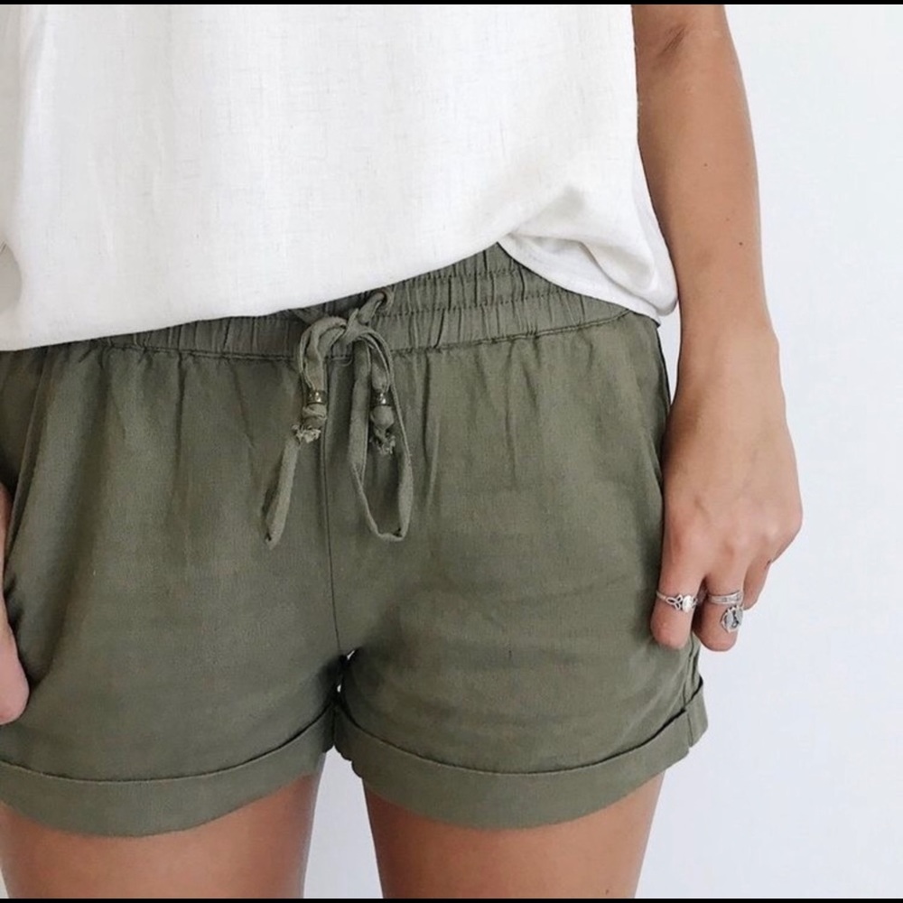 🌟PRICE DROP🌟 Olive green tie shorts